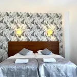 Stubai - Self Check-in 20h - Parking & Lift Apartment *