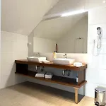 Stubai - Self Check-in 20h - Parking & Lift Apartment *