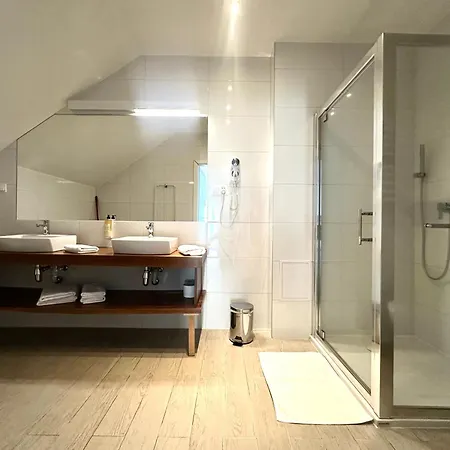 Stubai - Self Check-in 20h - Parking & Lift Apartamento