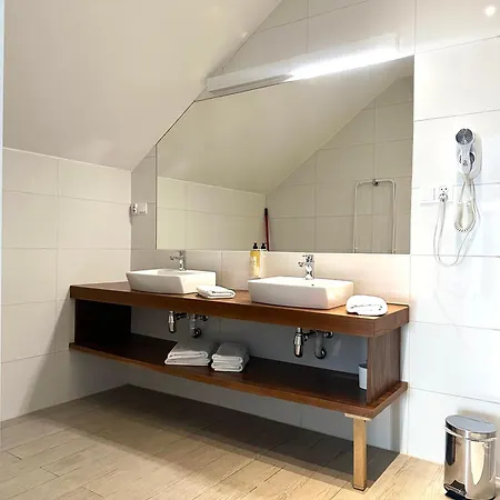 Stubai - Self Check-in 20h - Parking & Lift Apartamento *