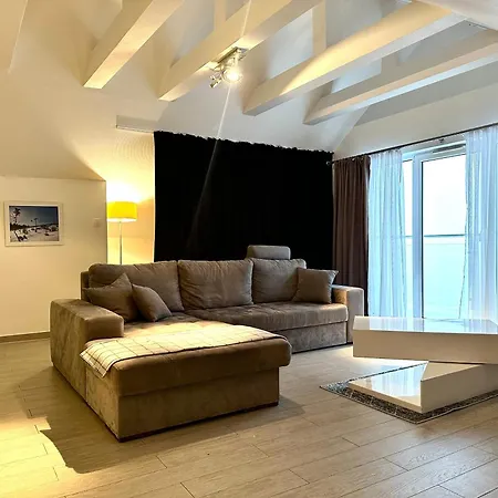 Stubai - Self Check-in 20h - Parking & Lift